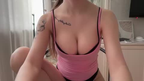 caressysiren online show from June 25, 2026, 1:26 pm