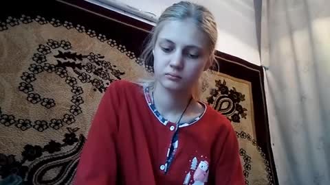 Kira online show from May 8, 2026, 2:28 am