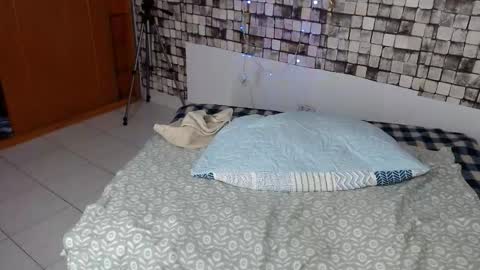 Carla online show from November 18, 2025, 10:03 pm