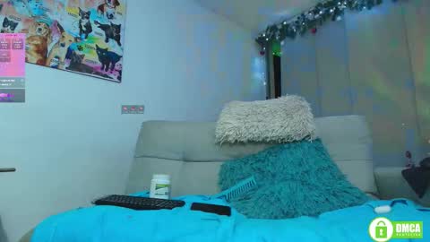 Carla online show from December 23, 2025, 5:49 am