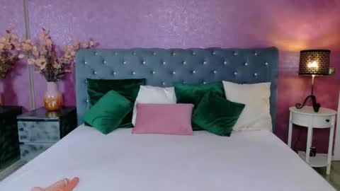 carlareys online show from July 8, 2026, 4:06 am