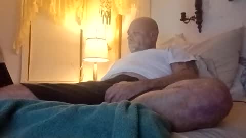 Snapshot of carldhammers chatting on December 17, 2025, 9:04 am carldhammers online show from December 17, 2025, 9:04 am