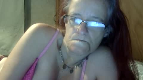 Snapshot of carleeswoman08 chatting on April 14, 2026, 12:11 pm carleeswoman08 online show from April 14, 2026, 12:11 pm