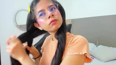 C A R L I N A online show from April 8, 2026, 12:27 pm