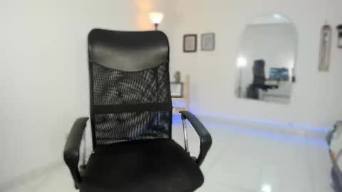 master online show from November 18, 2025, 4:44 pm