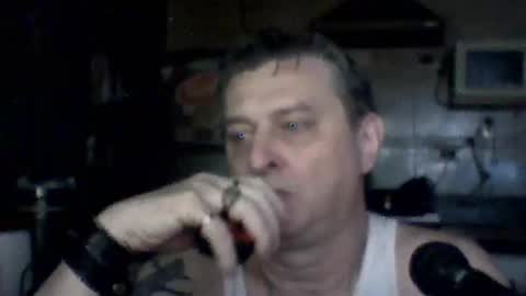 carlos712009 online show from February 16, 2026, 6:42 am