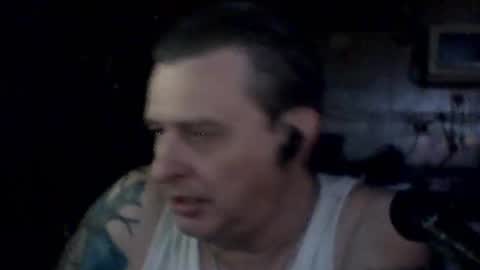 carlos712009 online show from April 7, 2026, 4:35 am