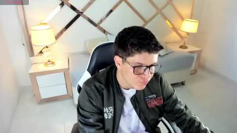 Carlos online show from August 2, 2026, 1:37 am