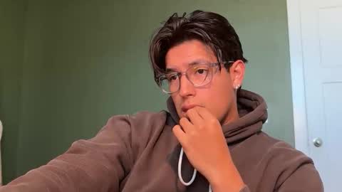 carlos online show from December 1, 2025, 4:23 pm