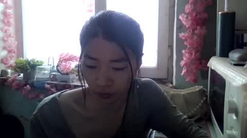 CarlyJoy online show from November 30, 2025, 8:51 am