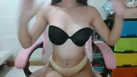 Snapshot of carmela18x chatting on September 9, 2025, 10:04 am carmela18x online show from September 9, 2025, 10:04 am