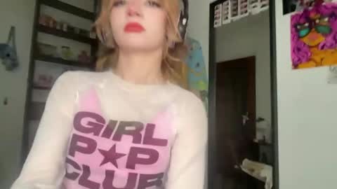 Snapshot of carmenlavelli chatting on May 23, 2026, 10:47 pm Elina online show from May 23, 2026, 10:47 pm