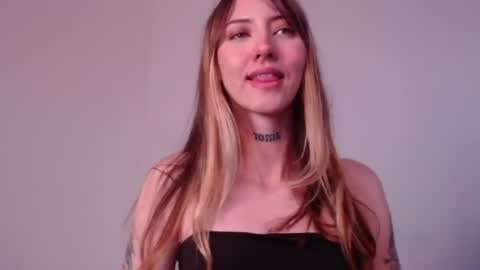 Snapshot of carmennrusso chatting on July 29, 2026, 4:27 pm carmennrusso online show from July 29, 2026, 4:27 pm