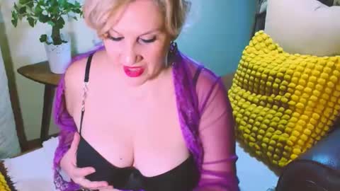 Snapshot of carmenrossi chatting on January 7, 2025, 10:01 am Carmen online show from January 7, 2025, 10:01 am