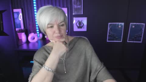 Carmen online show from October 24, 2025, 9:11 pm