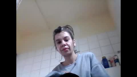 Snapshot of caroisback chatting on November 11, 2025, 11:43 am caroisback online show from November 11, 2025, 11:43 am