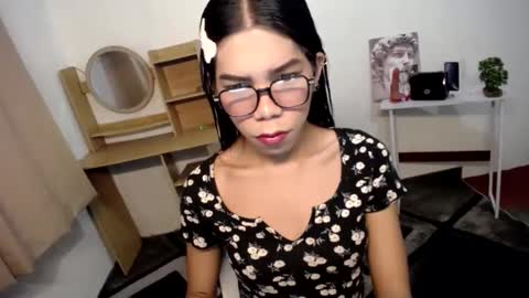 Snapshot of carol_linaxxx chatting on December 11, 2024, 12:54 am Carolina online show from December 11, 2024, 12:54 am