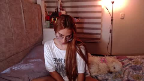 Snapshot of carolayn12 chatting on December 2, 2024, 7:03 am Carolayn online show from December 2, 2024, 7:03 am