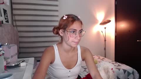 Snapshot of carolayn12 chatting on December 6, 2024, 5:53 am Carolayn online show from December 6, 2024, 5:53 am