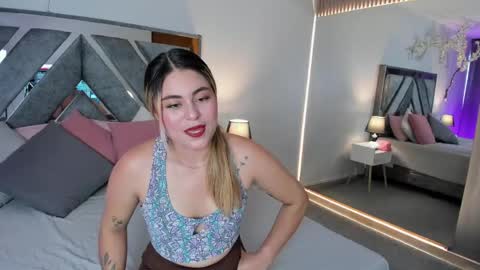 carolina_torres25 online show from April 22, 2026, 1:56 pm