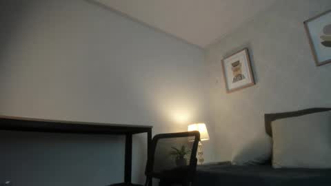  Caroline  online show from February 19, 2026, 11:39 am