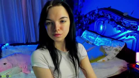 Snapshot of caroline_hey chatting on April 4, 2026, 1:19 pm Mary and Carol online show from April 4, 2026, 1:19 pm