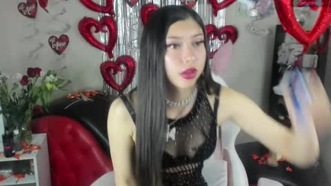 Snapshot of caroline_lenox chatting on February 16, 2025, 5:59 am Caroline Lenox online show from February 16, 2025, 5:59 am