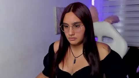 caroline_rodriguez_9 online show from June 12, 2026, 7:13 pm