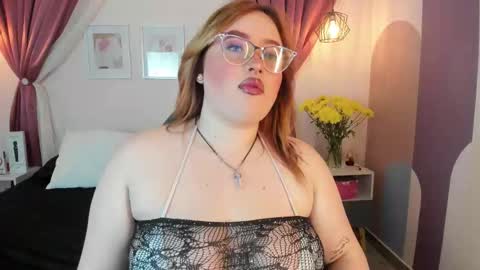 Snapshot of carolineevanss1 chatting on October 3, 2025, 3:25 am Carolinee online show from October 3, 2025, 3:25 am
