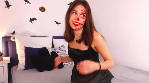 Snapshot of carolineliora chatting on October 28, 2025, 6:17 am Caroline online show from October 28, 2025, 6:17 am