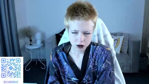 Snapshot of carolinerichter chatting on September 19, 2025, 2:02 am CarolineRichter online show from September 19, 2025, 2:02 am