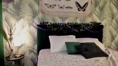 Snapshot of carolinerichter chatting on November 8, 2025, 2:23 am CarolineRichter online show from November 8, 2025, 2:23 am