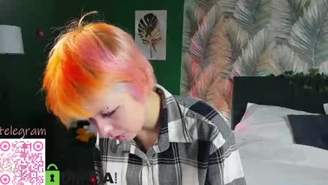 Snapshot of carolinerichter chatting on December 20, 2025, 2:07 am CarolineRichter online show from December 20, 2025, 2:07 am