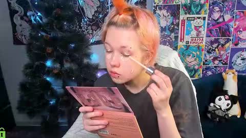 Snapshot of carolinerichter chatting on December 21, 2025, 6:59 pm CarolineRichter online show from December 21, 2025, 6:59 pm