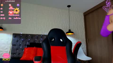 Snapshot of carolinescoth_dl chatting on September 17, 2025, 6:31 pm Caroline Scoth online show from September 17, 2025, 6:31 pm