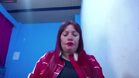 Snapshot of carolinhe_ chatting on June 14, 2026, 12:07 pm Carolinhe online show from June 14, 2026, 12:07 pm