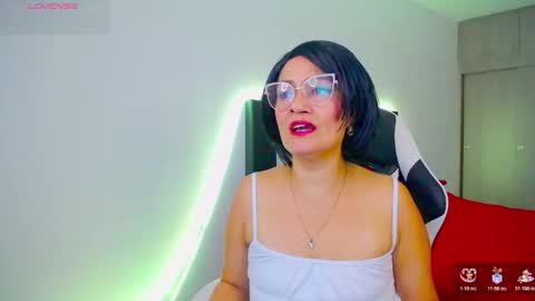 CarolinneFiotti online show from November 13, 2025, 2:49 pm