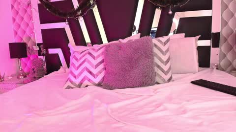 Snapshot of caroo_gomeez chatting on December 18, 2024, 4:17 pm Caro Gmez online show from December 18, 2024, 4:17 pm