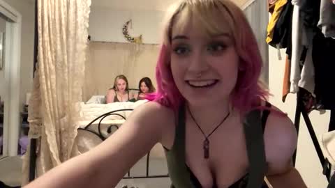 Snapshot of carpetmunchers chatting on November 2, 2025, 3:53 am carpetmunchers online show from November 2, 2025, 3:53 am