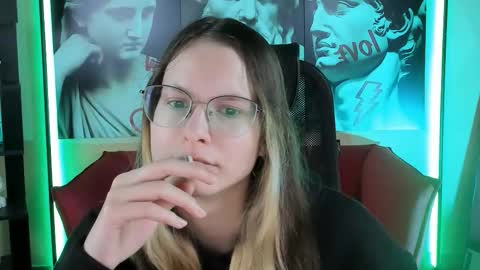carrie_roses online show from September 15, 2025, 4:12 am