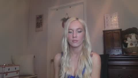 Snapshot of caseygirl6879 chatting on November 18, 2025, 11:26 pm Casey Lakes online show from November 18, 2025, 11:26 pm