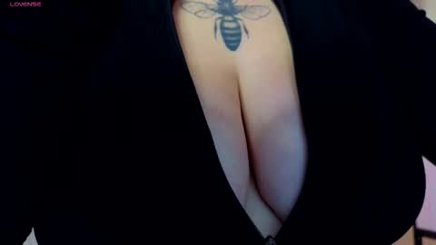 Casey Robbins online show from October 11, 2025, 5:39 am