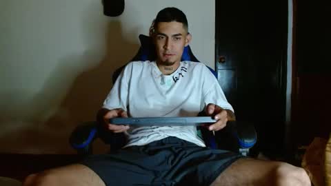 Snapshot of cash_master_san chatting on November 15, 2025, 3:26 am Cash Master San online show from November 15, 2025, 3:26 am