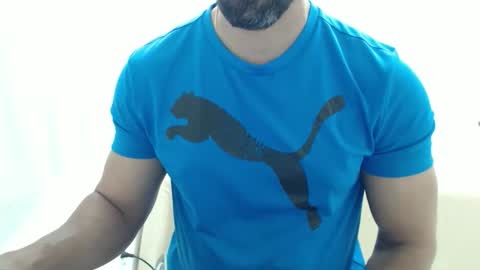 cashmastermuscle77 online show from May 17, 2026, 12:01 pm