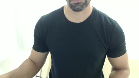 cashmastermuscle77 online show from May 25, 2026, 10:21 am