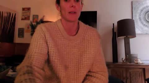 cassandra06400 online show from November 5, 2025, 10:10 pm