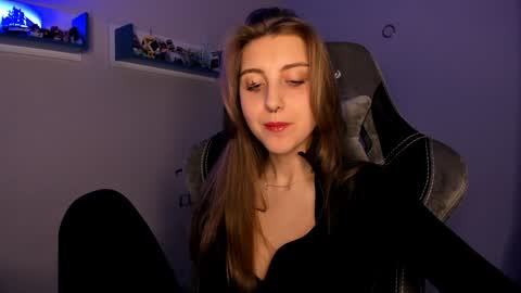 Snapshot of cassiablade1 chatting on January 27, 2025, 10:38 pm Seductress Cassia FINDOM AND SADISM NO NUDE online show from January 27, 2025, 10:38 pm