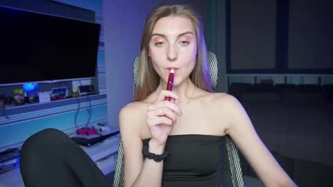 Snapshot of cassiablade1 chatting on October 6, 2025, 4:37 pm Seductress Cassia FINDOM AND SADISM NO NUDE online show from October 6, 2025, 4:37 pm