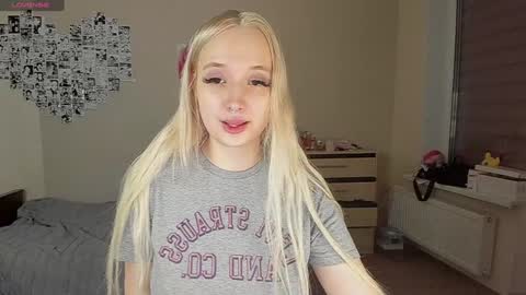 Snapshot of cassie_rosss chatting on December 31, 2024, 3:34 am Cassie Rosss online show from December 31, 2024, 3:34 am
