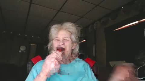 Snapshot of cat9paw chatting on December 27, 2024, 5:05 pm cat online show from December 27, 2024, 5:05 pm